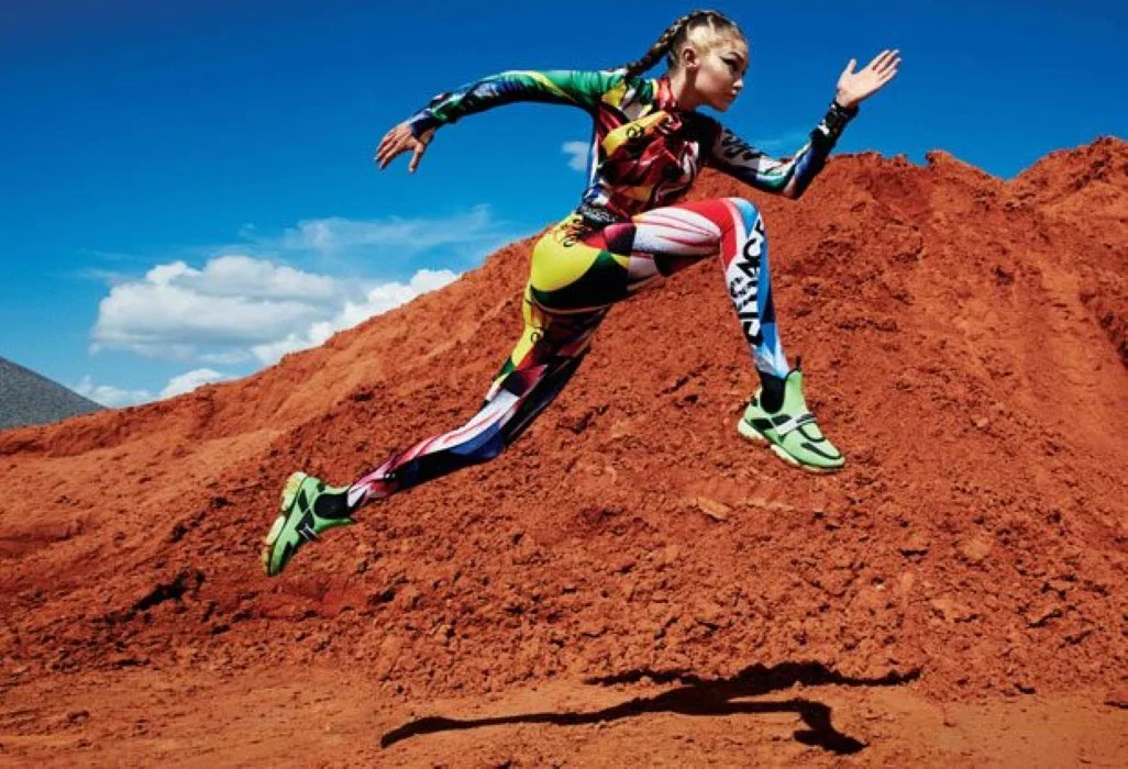 First Look: Gigi Hadid By Mario Sorrenti For V Magazine #114 w